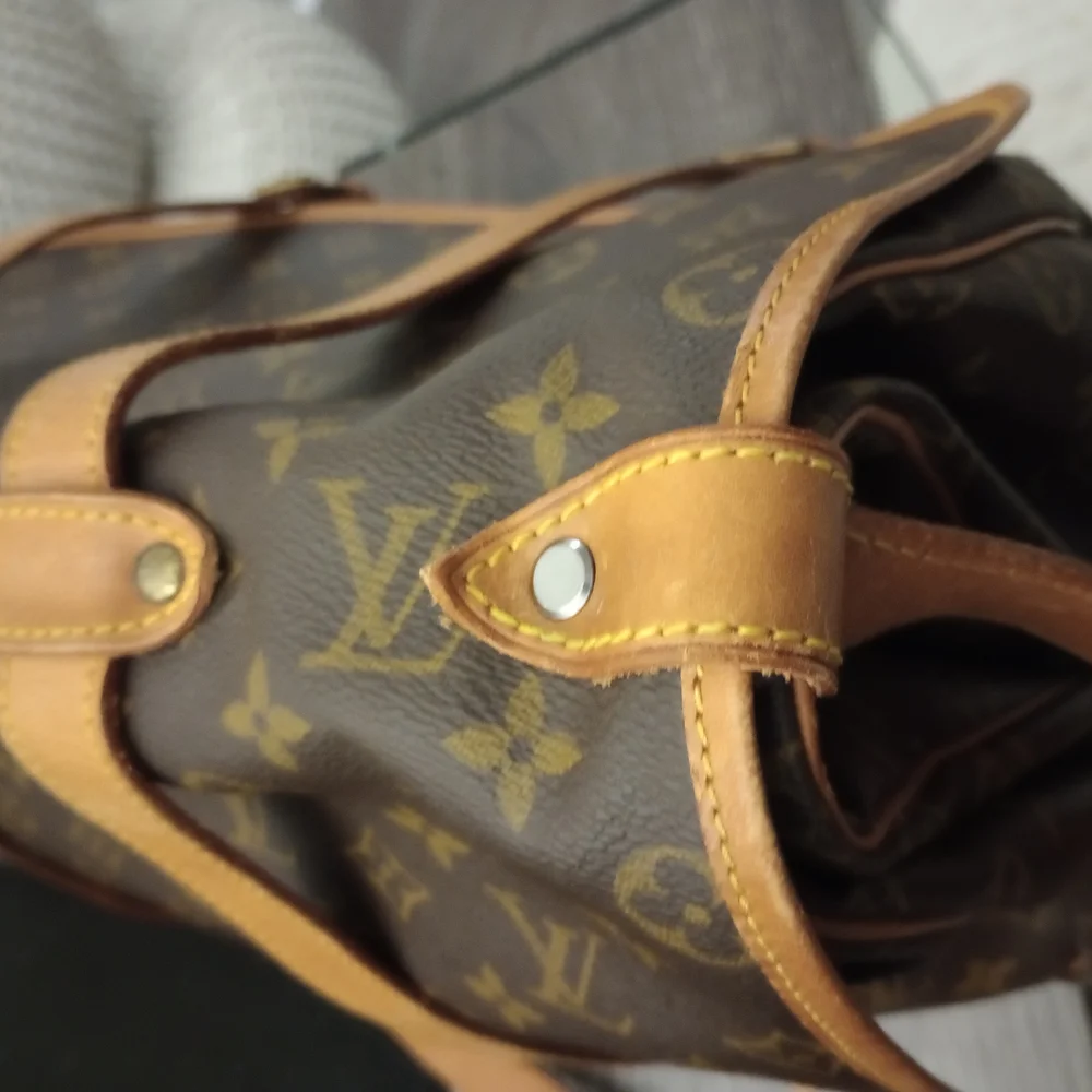 Louis Vuitton Saumur 43 bag - Picture 5 of 16